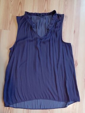 Simply Vera Vera Wang Dark Purple Sleeveless Ruffled V-Neck blouse